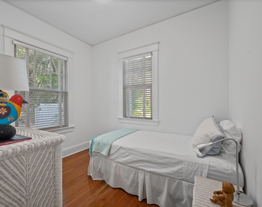 141 Chilean Avenue - Photo Thumbnail 13