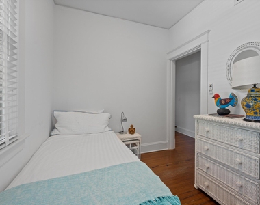 141 Chilean Avenue - Photo Thumbnail 12