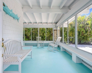 141 Chilean Avenue - Photo Thumbnail 2
