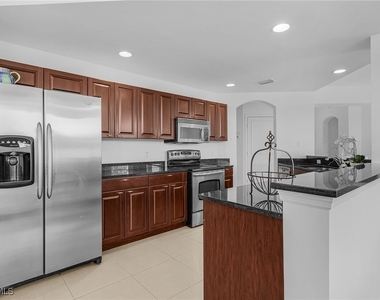 20240 Burnside Place - Photo Thumbnail 13