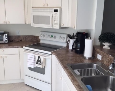3025 Driftwood Way - Photo Thumbnail 2