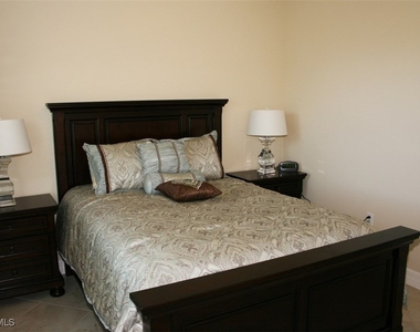 3296 Pacific Drive - Photo Thumbnail 7
