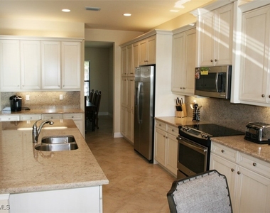 3296 Pacific Drive - Photo Thumbnail 3