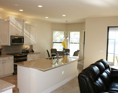 3296 Pacific Drive - Photo Thumbnail 2