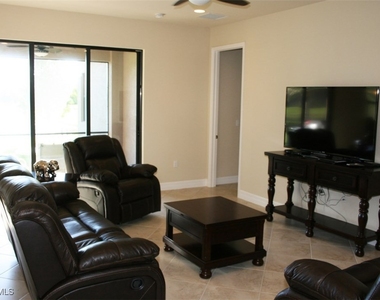 3296 Pacific Drive - Photo Thumbnail 5