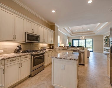 6564 Roma Way - Photo Thumbnail 8