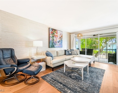 250 7th Avenue S - Photo Thumbnail 3