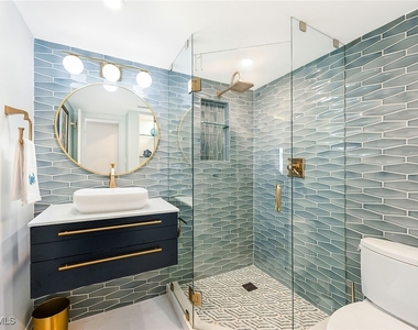 250 7th Avenue S - Photo Thumbnail 17