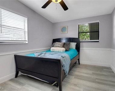 2047 Harbor Lane - Photo Thumbnail 20