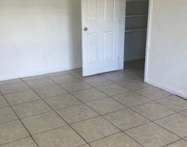 350 E Desert Inn Road - Photo Thumbnail 13