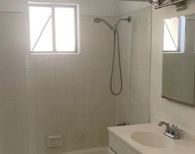 350 E Desert Inn Road - Photo Thumbnail 22