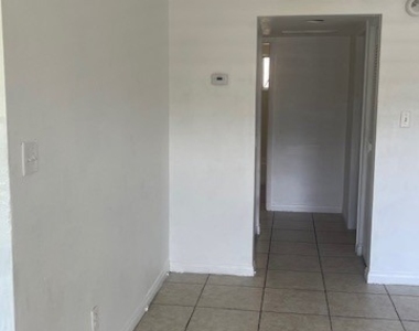 350 E Desert Inn Road - Photo Thumbnail 18