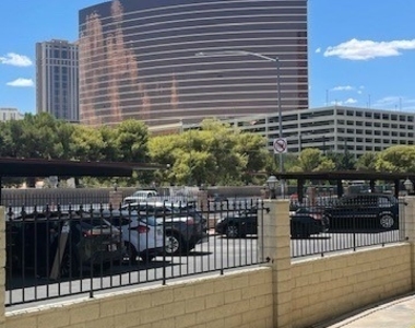 350 E Desert Inn Road - Photo Thumbnail 12