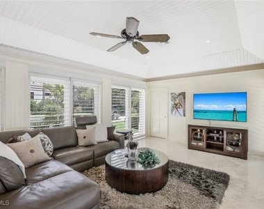 655 Galleon Drive - Photo Thumbnail 8