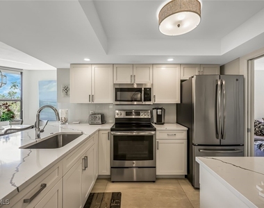 10562 Gulf Shore Drive - Photo Thumbnail 9