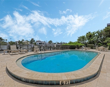 10562 Gulf Shore Drive - Photo Thumbnail 16