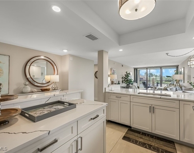 10562 Gulf Shore Drive - Photo Thumbnail 8
