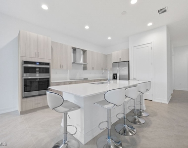 5293 Marano Drive - Photo Thumbnail 4