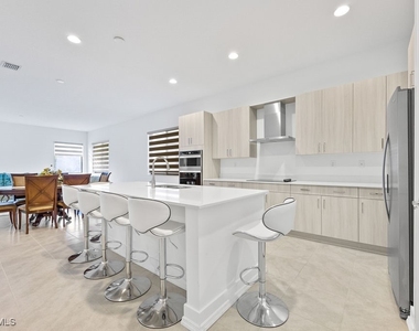 5293 Marano Drive - Photo Thumbnail 3