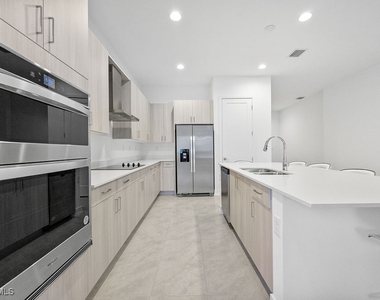 5293 Marano Drive - Photo Thumbnail 5