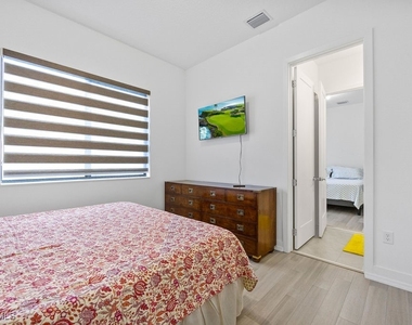 5293 Marano Drive - Photo Thumbnail 11