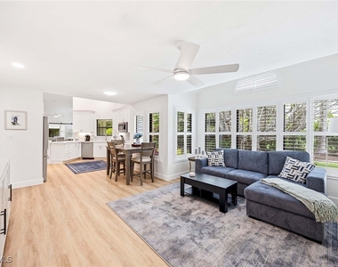 571 Park Shore Drive - Photo Thumbnail 17
