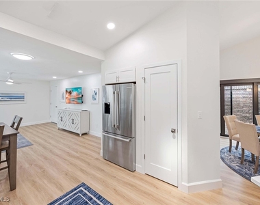 571 Park Shore Drive - Photo Thumbnail 14