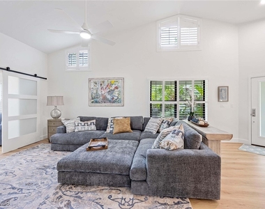 571 Park Shore Drive - Photo Thumbnail 7