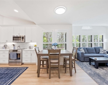 571 Park Shore Drive - Photo Thumbnail 19