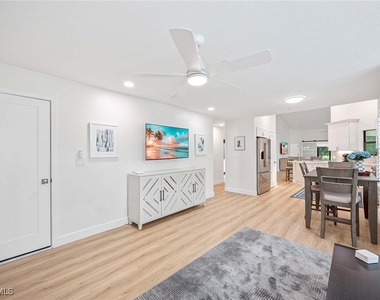 571 Park Shore Drive - Photo Thumbnail 18