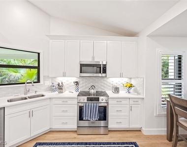 571 Park Shore Drive - Photo Thumbnail 13