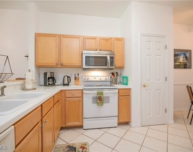 3964 Bishopwood Court E - Photo Thumbnail 6