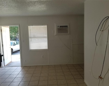 1306 E 137th Avenue - Photo Thumbnail 3