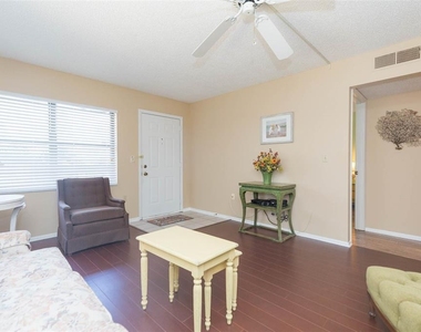 315 30th Avenue W - Photo Thumbnail 5