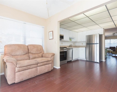 315 30th Avenue W - Photo Thumbnail 9