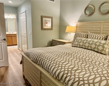9735 Acqua Court - Photo Thumbnail 23