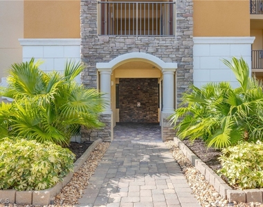 9735 Acqua Court - Photo Thumbnail 17
