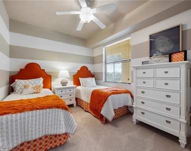 9735 Acqua Court - Photo Thumbnail 13