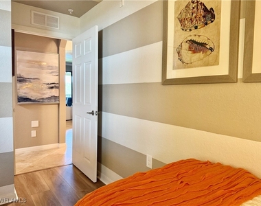 9735 Acqua Court - Photo Thumbnail 33