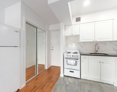 12-10 Astoria Park South - Photo Thumbnail 7