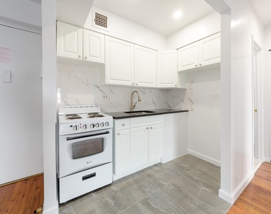 12-10 Astoria Park South - Photo Thumbnail 6