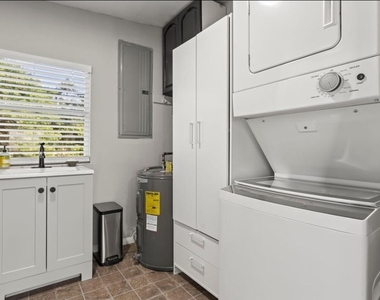 5607 Tangelo Drive - Photo Thumbnail 6