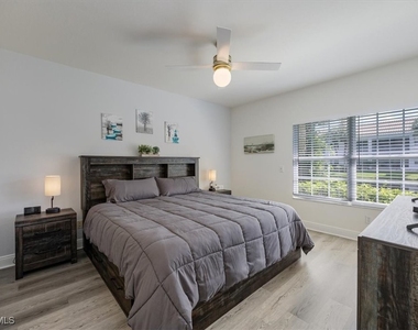 6914 Satinleaf Road N - Photo Thumbnail 14