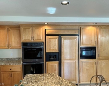 11118 Scotscraig Court - Photo Thumbnail 6