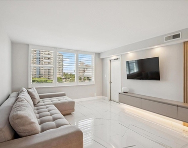 201 N Ocean Boulevard - Photo Thumbnail 5