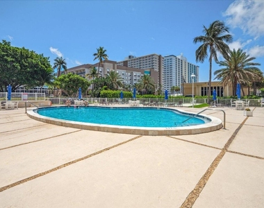 201 N Ocean Boulevard - Photo Thumbnail 14