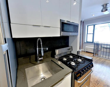 410 East 13th Street - Photo Thumbnail 2