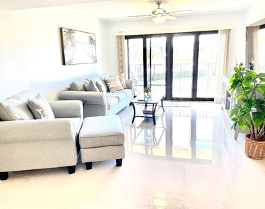 901 Sw Seafarer Circle - Photo Thumbnail 10