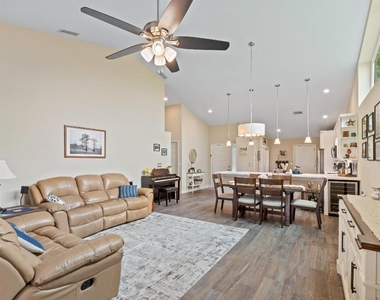 1401 Mahogany Place - Photo Thumbnail 3