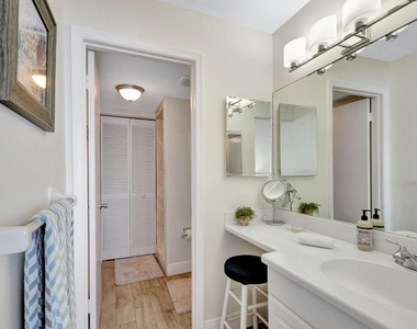 9400 S Ocean Drive - Photo Thumbnail 21